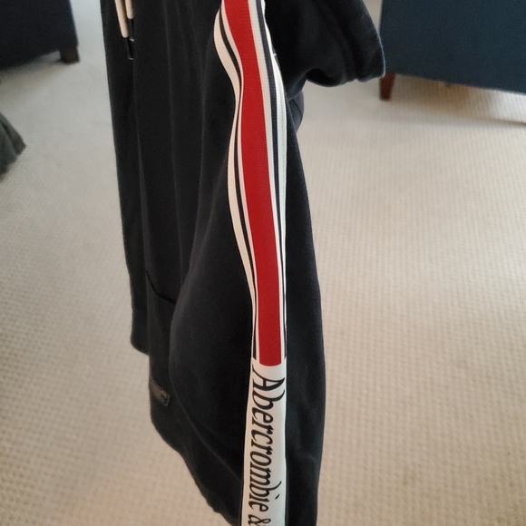 Abercrombie track suit - Picture 2 of 4